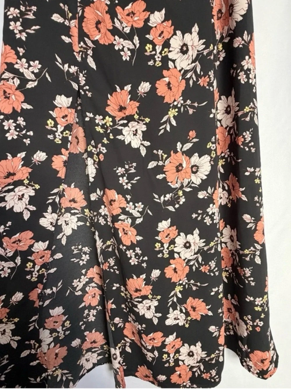 Forever 21 Black and Peach Floral Maxi Skirt with Leg Slit, Women’s Medium - Picture 4 of 8